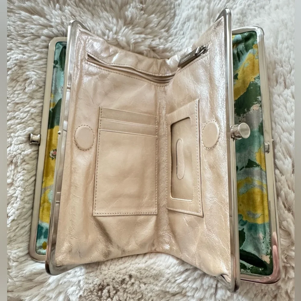 HOBO Pearlized Blush Lauren Clutch